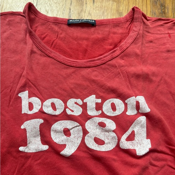Brandy Melville Boston 1984 Crop Top Red Shirt - Picture 2 of 5